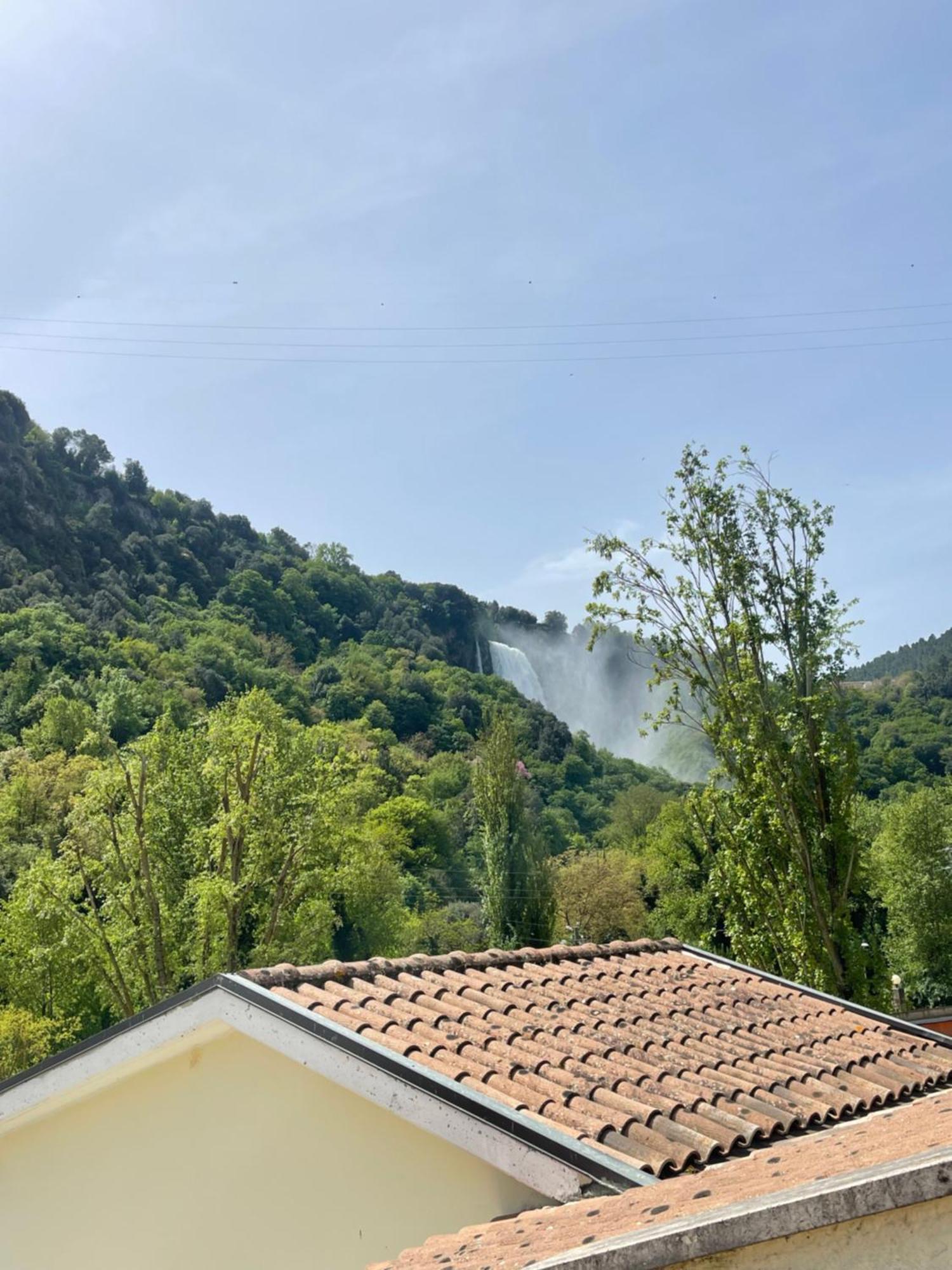 Il Casolare Della Cascata Hotell Terni Exteriör bild