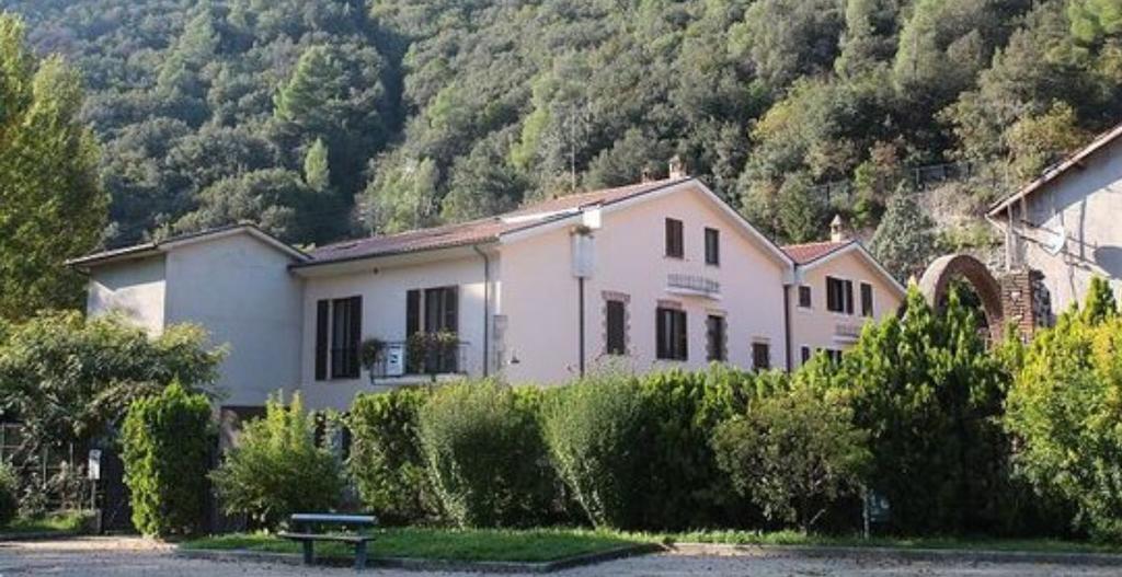 Il Casolare Della Cascata Hotell Terni Exteriör bild